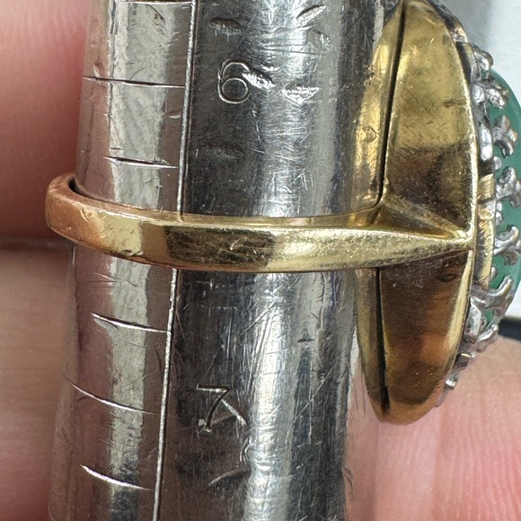 Elegant Mid- Century Green Jade and 14K yellow and white Gold Ring - Picture 14 of 16